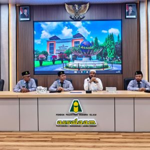Syaikh dari Riyadh Hadir di MA PPMI Assalaam, Perkuat Kecintaan Santri terhadap Al-Qur’an dan Bahasa Arab