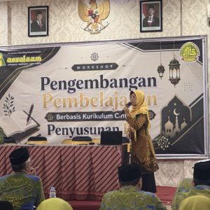 Workshop Kurikulum dan Penyusunan Perangkat Pembelajaran Perkuat Kesiapan Guru MTs PPMI Assalaam