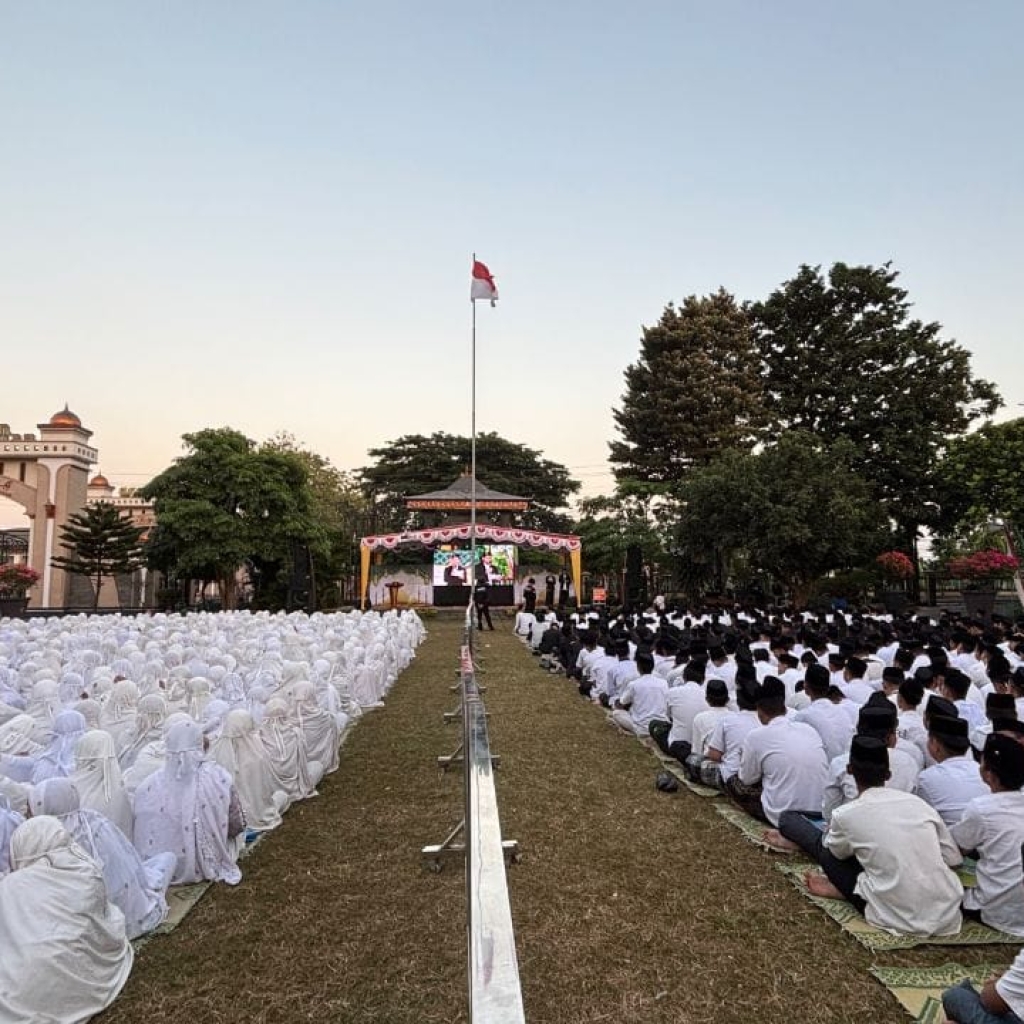 Pengajian Akbar Maulid Nabi, PPMI Assalaam Tanamkan Ketangguhan Santri melalui Teladan Rasulullah
