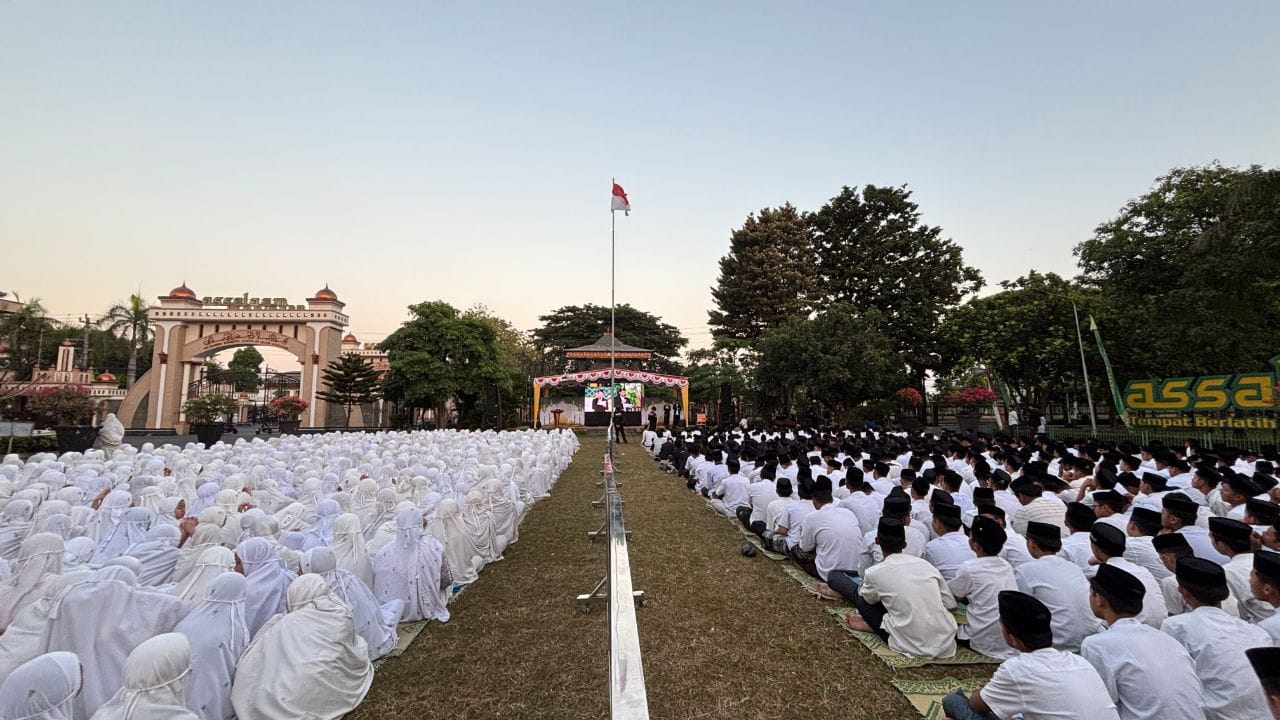 Pengajian Akbar Maulid Nabi, PPMI Assalaam Tanamkan Ketangguhan Santri melalui Teladan Rasulullah