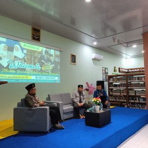 SMP Al-Hadi Study Banding ke Perpustakaan PPMI Assalaam, Perkuat Kolaborasi dan Literasi Pendidikan