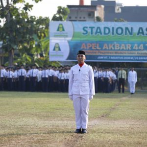44 Tahun Mengabdi, PPMI Assalaam Gelar Apel Akbar Milad dan Apresiasi Pegawai Berdedikasi