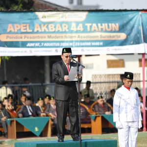 44 Tahun Mengabdi, PPMI Assalaam Gelar Apel Akbar Milad dan Apresiasi Pegawai Berdedikasi
