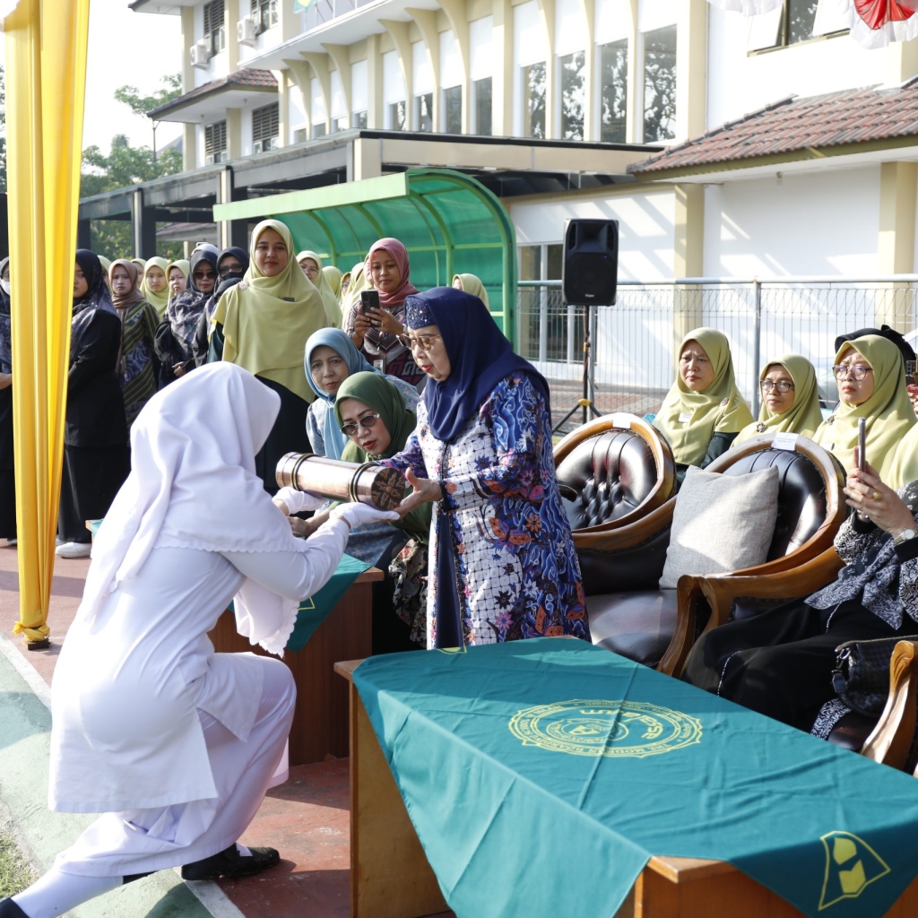44 Tahun Mengabdi, PPMI Assalaam Gelar Apel Akbar Milad dan Apresiasi Pegawai Berdedikasi