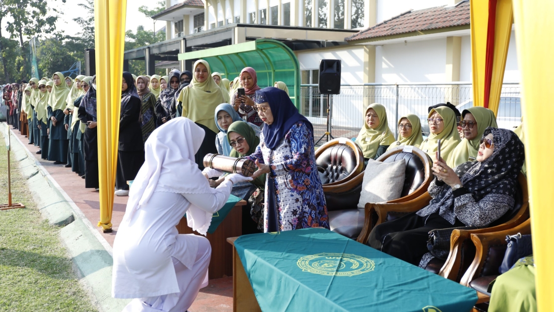 44 Tahun Mengabdi, PPMI Assalaam Gelar Apel Akbar Milad dan Apresiasi Pegawai Berdedikasi