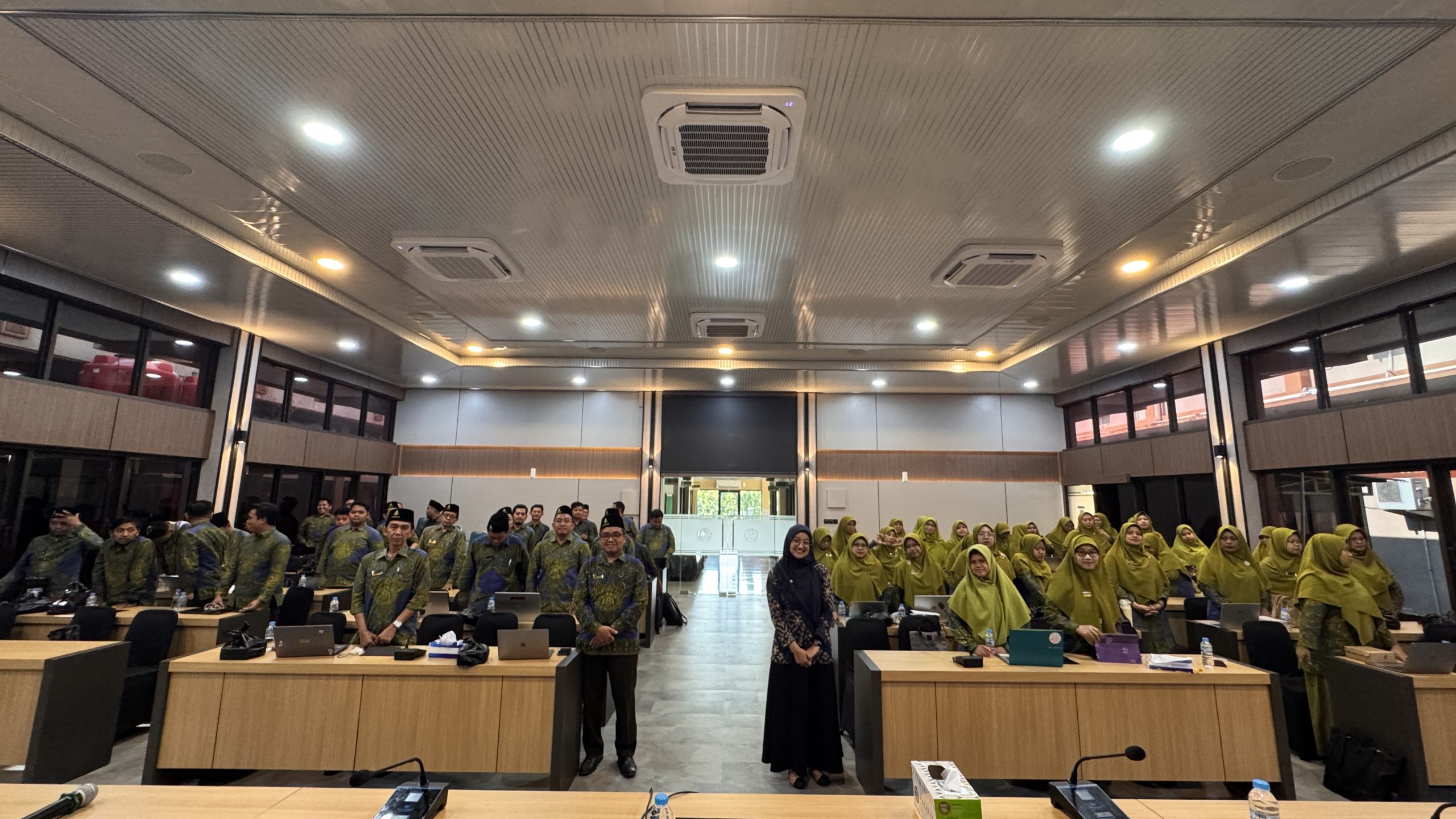 Guru MTs PPMI Assalaam Dibekali Strategi Pemanfaatan Google AI untuk Pembelajaran